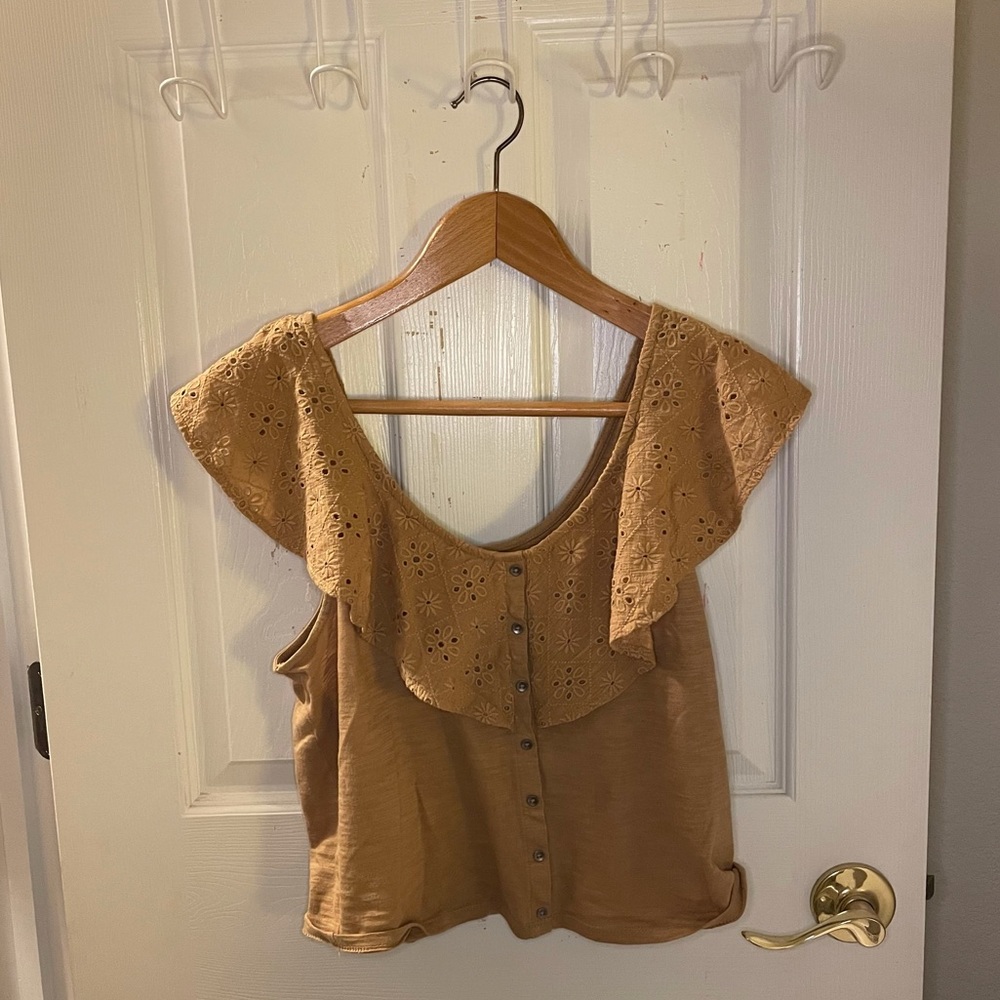American Eagle mustard yellow eyelet scoop neck!